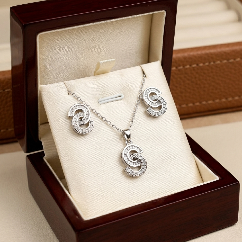 Infinite Grace Interlocking Crystal Jewelry Set – Necklace & Earrings in Gold & Silver