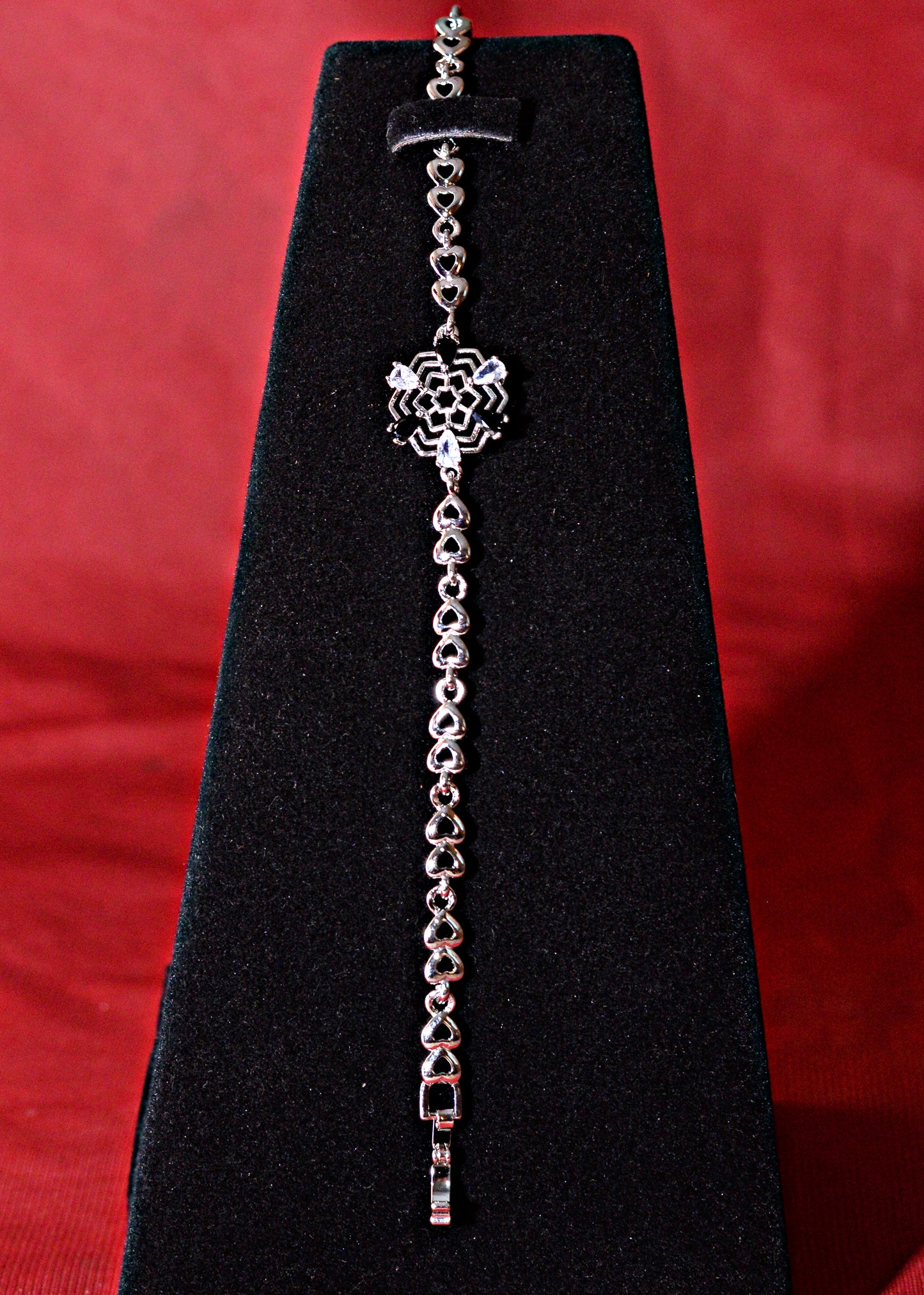 Delicate Floral Center Heart Chain Bracelet - Silver Tone, Free Size